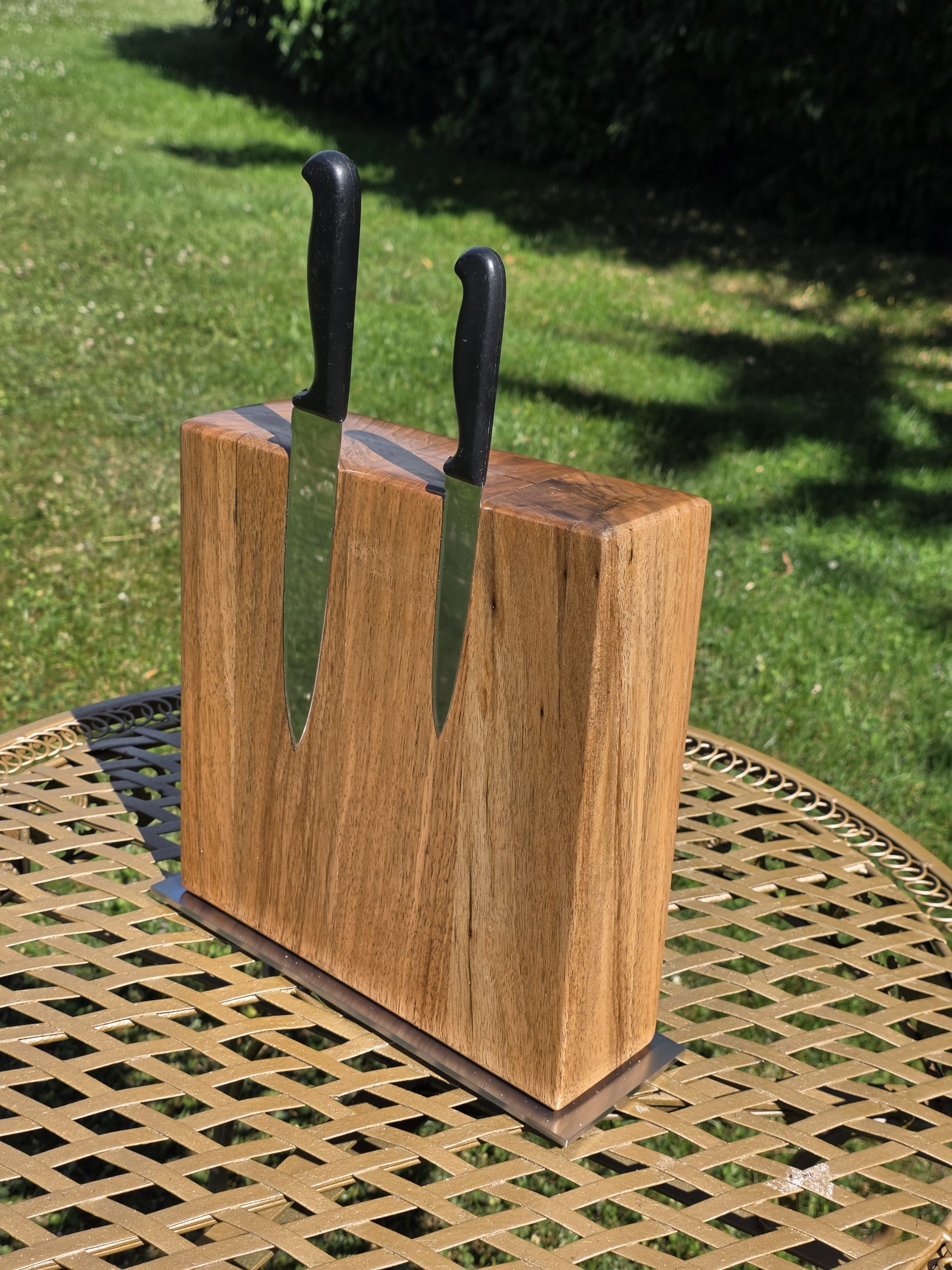 Bloc à couteaux magnétique artisanal en bois massif